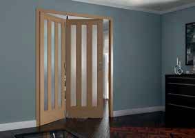 JELD-WEN Aston White Oak 3 Light Obscure Glazed Room Fold Door