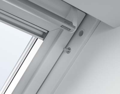 VELUX security lock (ZOZ 012K1): Enhance safety on centre-pivot roof windows